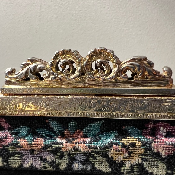 Antique Victorian tapestry needlepoint purse - Picture 6 of 8